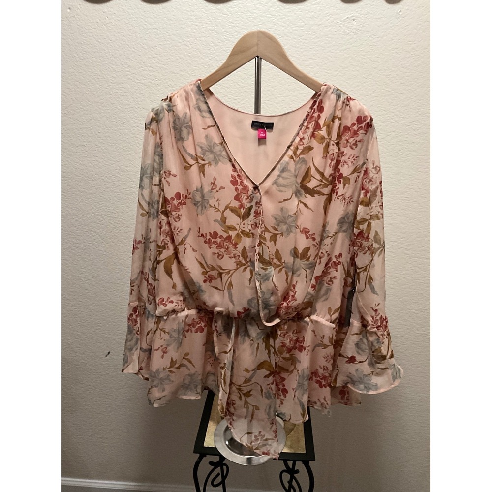 Vince Camuto Pink Floral Print Peplum Blouse Top Size 2X Bell Sleeve V Neck